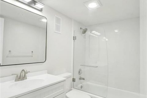 Copropriété à vendre à Pembroke Pines, Floride: 2 chambres, 108.7 m2 № 2084205 - photo 22