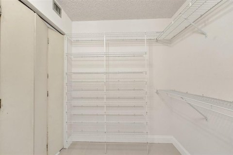 Copropriété à vendre à Pembroke Pines, Floride: 2 chambres, 108.7 m2 № 2084205 - photo 14
