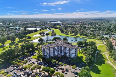 Copropriété à vendre à Pembroke Pines, Floride: 2 chambres, 108.7 m2 № 2084205 - photo 28