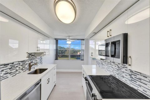 Copropriété à vendre à Pembroke Pines, Floride: 2 chambres, 108.7 m2 № 2084205 - photo 2
