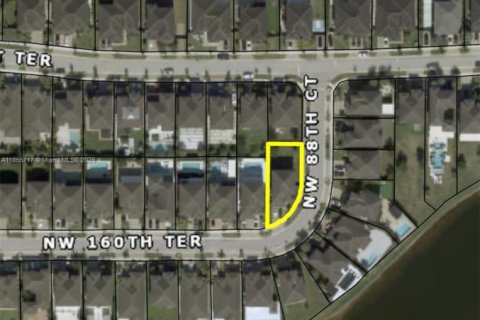 House in Miami Lakes, Florida 5 bedrooms, 283.35 sq.m. № 1877939 - photo 20