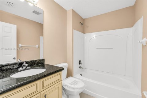 Villa ou maison à vendre à Deerfield Beach, Floride: 3 chambres, 138.05 m2 № 2020437 - photo 16