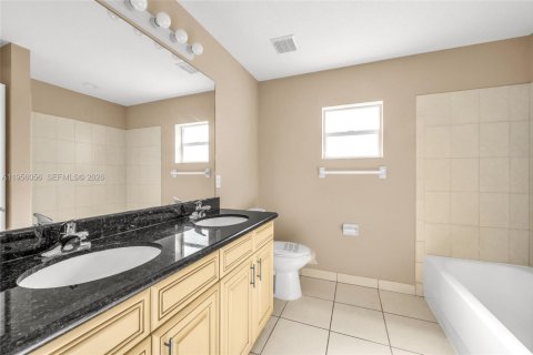 Villa ou maison à vendre à Deerfield Beach, Floride: 3 chambres, 138.05 m2 № 2020437 - photo 13