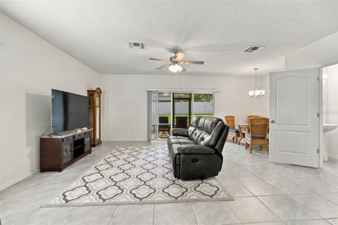 Touwnhouse à vendre à Kissimmee, Floride: 3 chambres, 155.52 m2 № 2411630 - photo 5