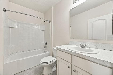 Touwnhouse à vendre à Kissimmee, Floride: 3 chambres, 155.52 m2 № 2411630 - photo 18