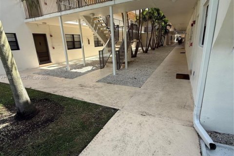 Condo à Pinecrest, Floride, 2 chambres  № 2048737