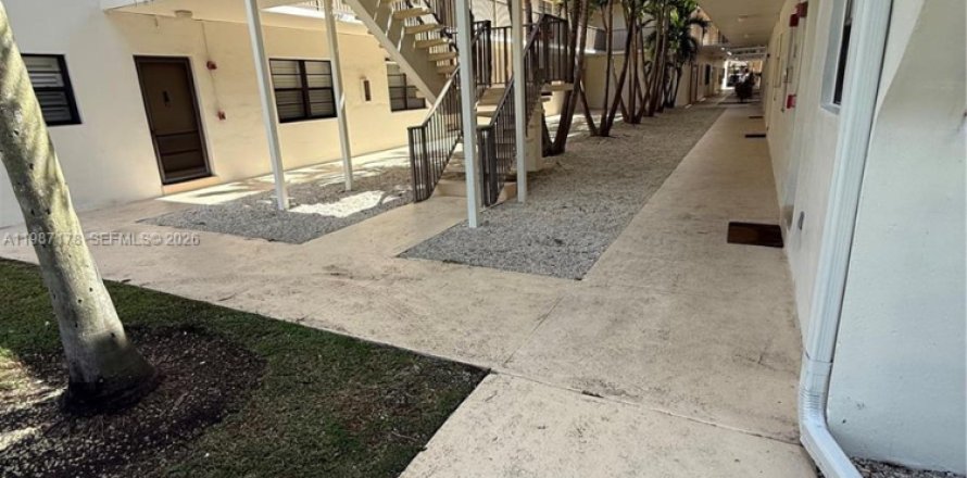 Condo à Pinecrest, Floride, 2 chambres  № 2048737