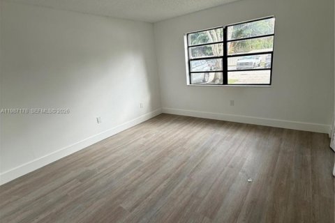 Copropriété à louer à Pinecrest, Floride: 2 chambres, 80.36 m2 № 2048737 - photo 8