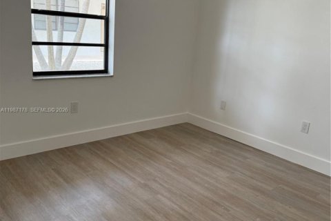 Copropriété à louer à Pinecrest, Floride: 2 chambres, 80.36 m2 № 2048737 - photo 9