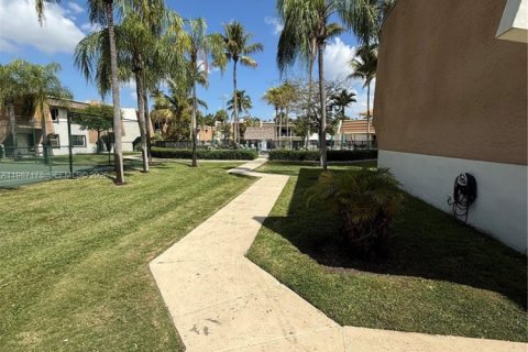 Copropriété à louer à Pinecrest, Floride: 2 chambres, 80.36 m2 № 2048737 - photo 14