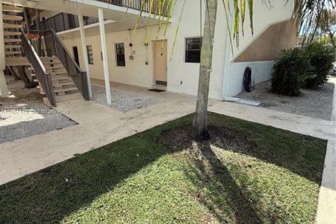 Copropriété à louer à Pinecrest, Floride: 2 chambres, 80.36 m2 № 2048737 - photo 2