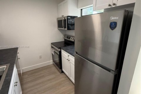 Copropriété à louer à Pinecrest, Floride: 2 chambres, 80.36 m2 № 2048737 - photo 6