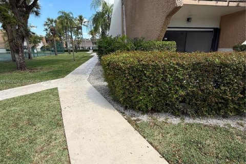 Copropriété à louer à Pinecrest, Floride: 2 chambres, 80.36 m2 № 2048737 - photo 17