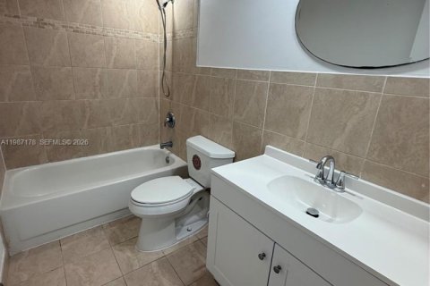 Copropriété à louer à Pinecrest, Floride: 2 chambres, 80.36 m2 № 2048737 - photo 12