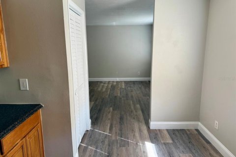 Appartement à louer à Tampa, Floride: 2 chambres, 75.44 m2 № 2101376 - photo 6