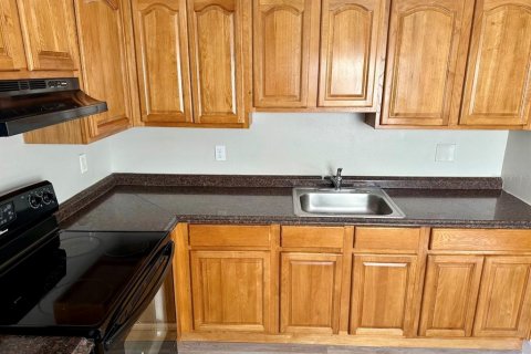 Appartement à louer à Tampa, Floride: 2 chambres, 75.44 m2 № 2101376 - photo 5
