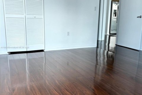 Copropriété à louer à Miami, Floride: 1 chambre, 59.36 m2 № 1946395 - photo 9