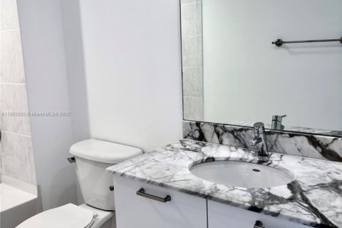 Copropriété à louer à Miami, Floride: 1 chambre, 59.36 m2 № 1946395 - photo 13