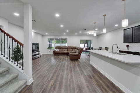 Villa ou maison à louer à Wesley Chapel, Floride: 4 chambres, 268.86 m2 № 1870146 - photo 9