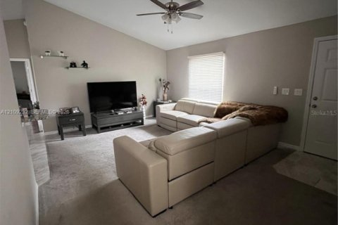 Casa en alquiler en Ocala, Florida, 3 dormitorios, 119.84 m2 № 2422950 - foto 6