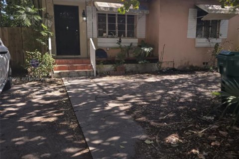 Купить коммерческую недвижимость в Майами, Флорида № 2045052 - фото 4