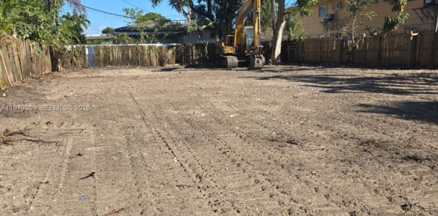 Коммерческая недвижимость в Майами, Флорида № 2045052