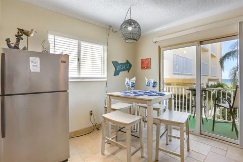 Condominio en venta en Belleair Beach, Florida, 1 dormitorio, 39.02 m2 № 2103070 - foto 9