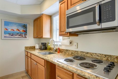Condominio en venta en Belleair Beach, Florida, 1 dormitorio, 39.02 m2 № 2103070 - foto 12