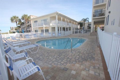 Condominio en venta en Belleair Beach, Florida, 1 dormitorio, 39.02 m2 № 2103070 - foto 2