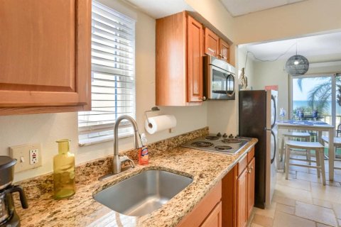 Condominio en venta en Belleair Beach, Florida, 1 dormitorio, 39.02 m2 № 2103070 - foto 11