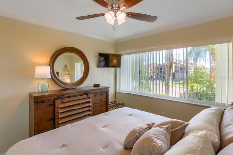 Condominio en venta en Belleair Beach, Florida, 1 dormitorio, 39.02 m2 № 2103070 - foto 16