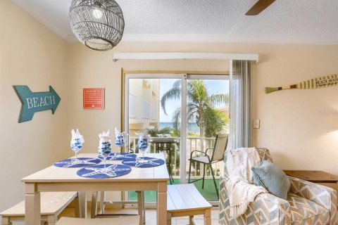 Condominio en venta en Belleair Beach, Florida, 1 dormitorio, 39.02 m2 № 2103070 - foto 18