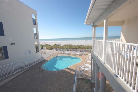 Condominio en Belleair Beach, Florida, 1 dormitorio  № 2103070