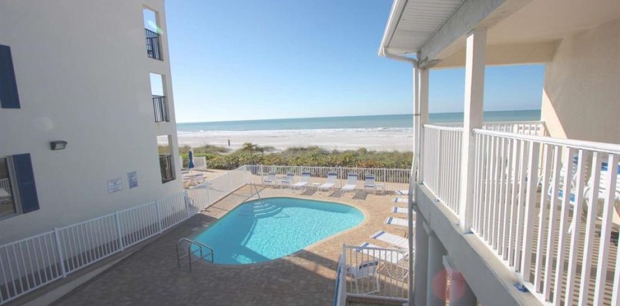 Condominio en Belleair Beach, Florida, 1 dormitorio № 2103070