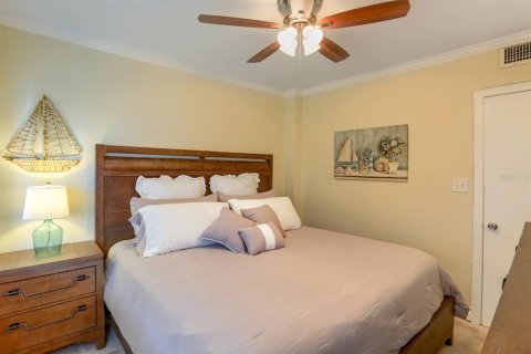 Condominio en venta en Belleair Beach, Florida, 1 dormitorio, 39.02 m2 № 2103070 - foto 17