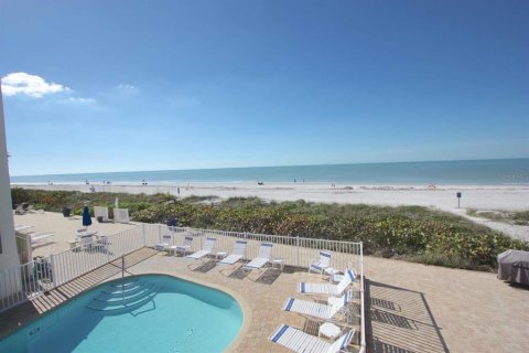 Condominio en venta en Belleair Beach, Florida, 1 dormitorio, 39.02 m2 № 2103070 - foto 3