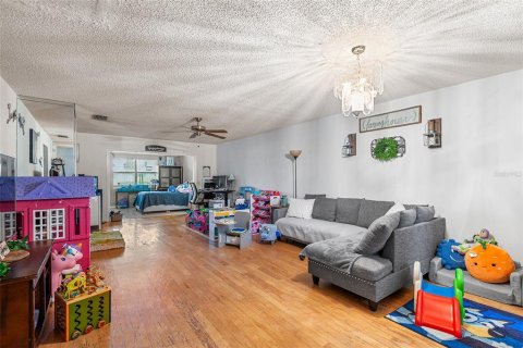 Villa ou maison à vendre à Winter Haven, Floride: 2 chambres, 108.14 m2 № 1813268 - photo 12