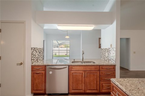 House in Palm Harbor, Florida 4 bedrooms, 208.75 sq.m. № 1783516 - photo 15