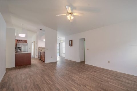 House in Palm Harbor, Florida 4 bedrooms, 208.75 sq.m. № 1783516 - photo 24