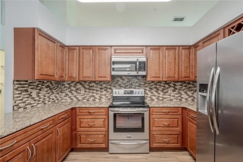 House in Palm Harbor, Florida 4 bedrooms, 208.75 sq.m. № 1783516 - photo 11