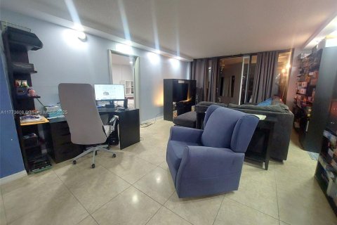 Condo in Weston, Florida, 2 bedrooms № 2154514 - photo 6