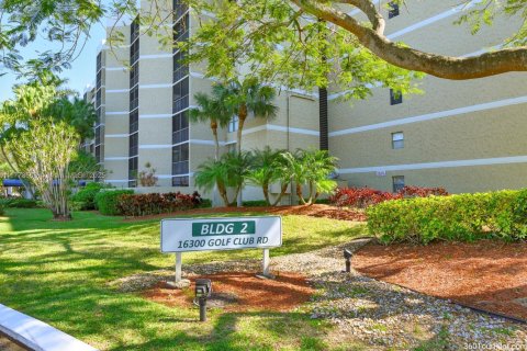 Condo in Weston, Florida, 2 bedrooms № 2154514 - photo 20