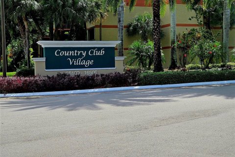 Condo in Weston, Florida, 2 bedrooms № 2154514 - photo 17