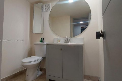 Condo in Weston, Florida, 2 bedrooms № 2154514 - photo 5