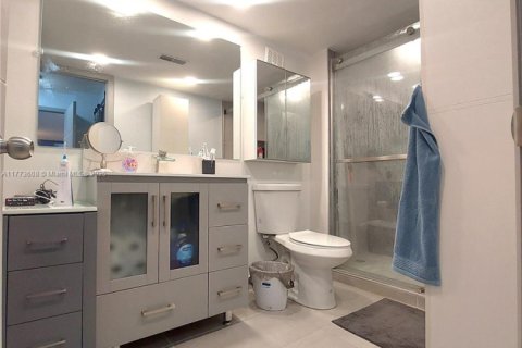 Condo in Weston, Florida, 2 bedrooms № 2154514 - photo 10