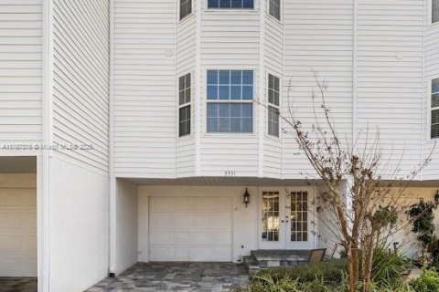 Townhouse in Jacksonville, Florida 3 bedrooms № 1867659 - photo 1