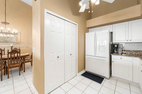 Townhouse in Jacksonville, Florida 3 bedrooms № 1867659 - photo 8