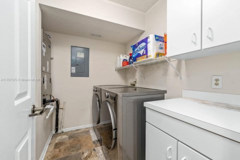 Townhouse in Jacksonville, Florida 3 bedrooms № 1867659 - photo 23