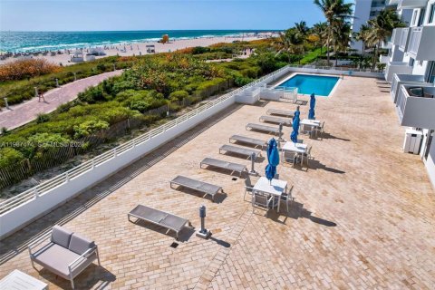 Снять в аренду кондоминиум в Майами-Бич, Флорида 1 спальня, 60.94м2, № 2049755 - фото 26