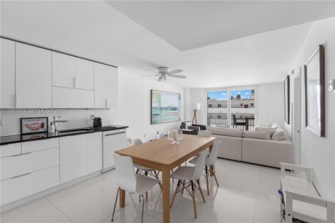 Снять в аренду кондоминиум в Майами-Бич, Флорида 1 спальня, 60.94м2, № 2049755 - фото 12